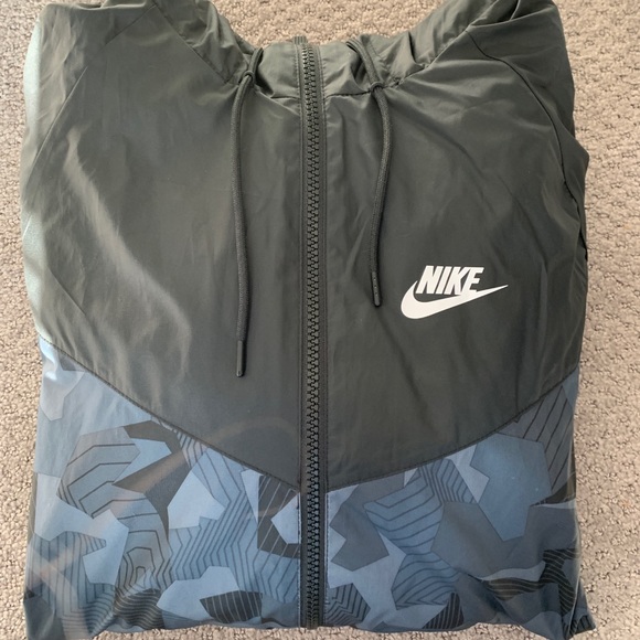 NIKE CAMO BDLNDS WINDRUNNER - Picture 7 of 9